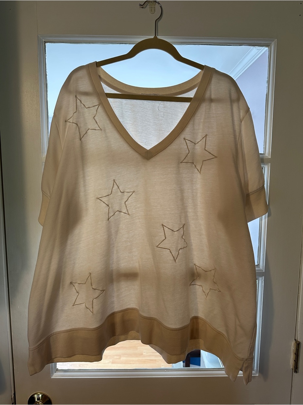 Jane + Delancey Lightweight Cream Star-Embroidered V-Neck Top (3X)